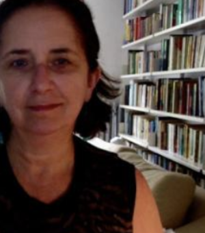 Portrait selfie of Visiting Scholar Professor Lucy Hooberman. 